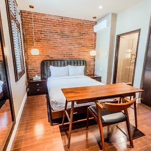 Self Check-in Boutique - Quartier Latin - 202 , Montreal Canada